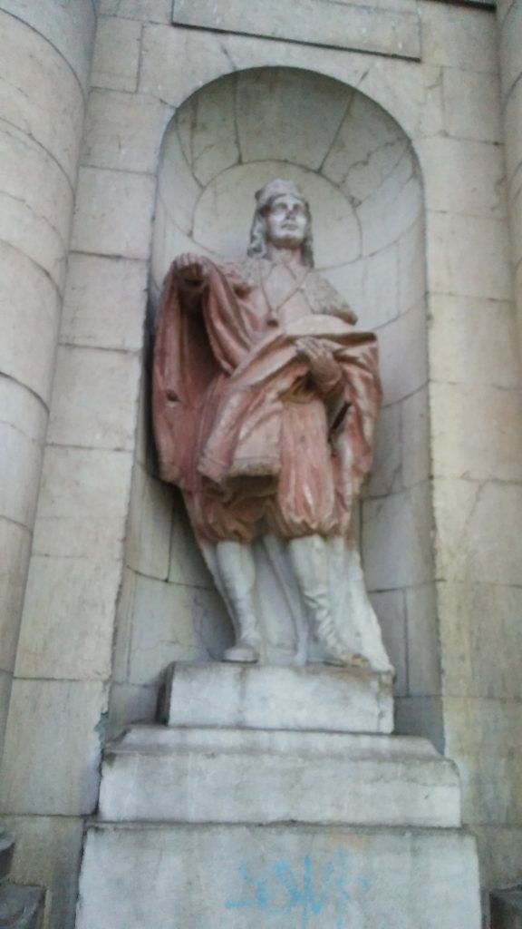 Estatua del Rey Fernando, el Católico