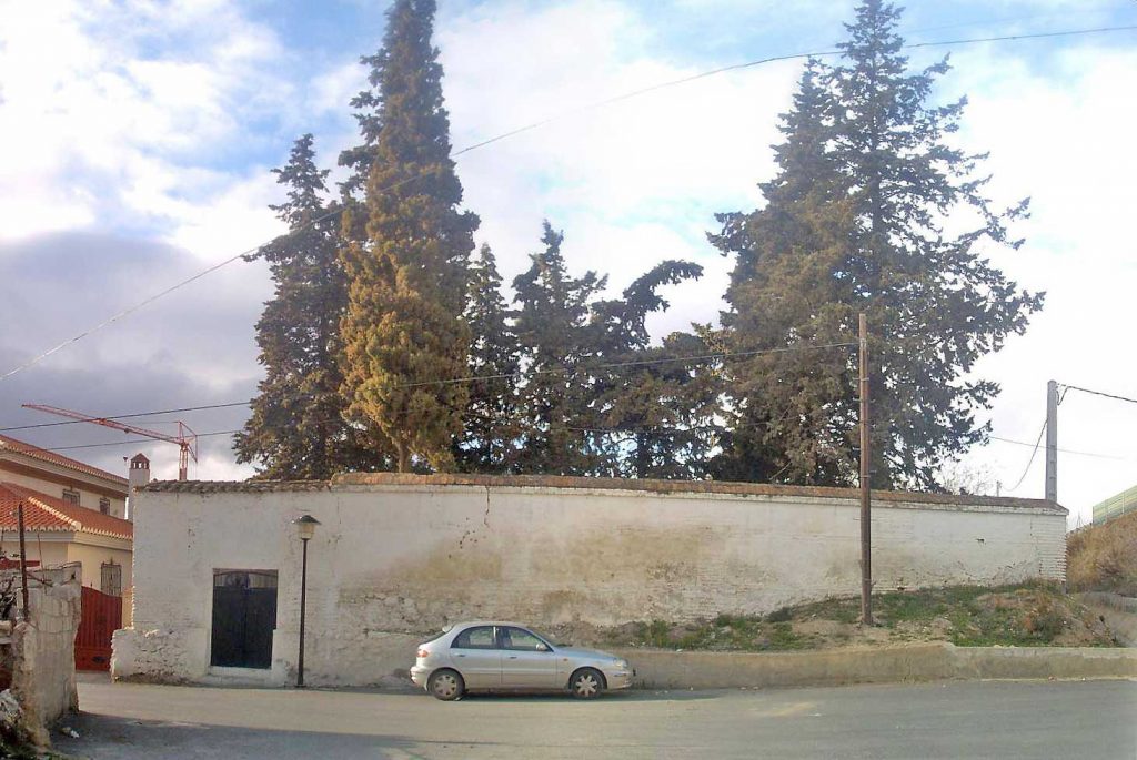 Figura 1. El antiguo cementerio de Mondújar. (http://www.adurcal.com/enlaces/mancomunidad/guia/lecrin/mondujar/morayma/index.htm)